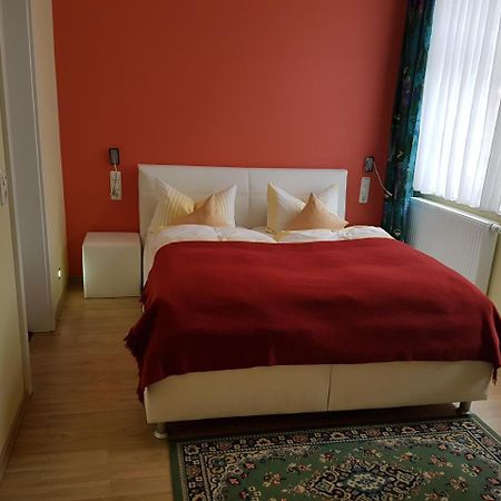 Hotel Am Kuhbogen Хоф Екстериор снимка