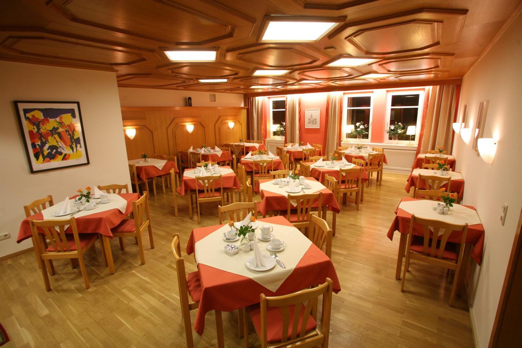 Hotel Am Kuhbogen Хоф Екстериор снимка