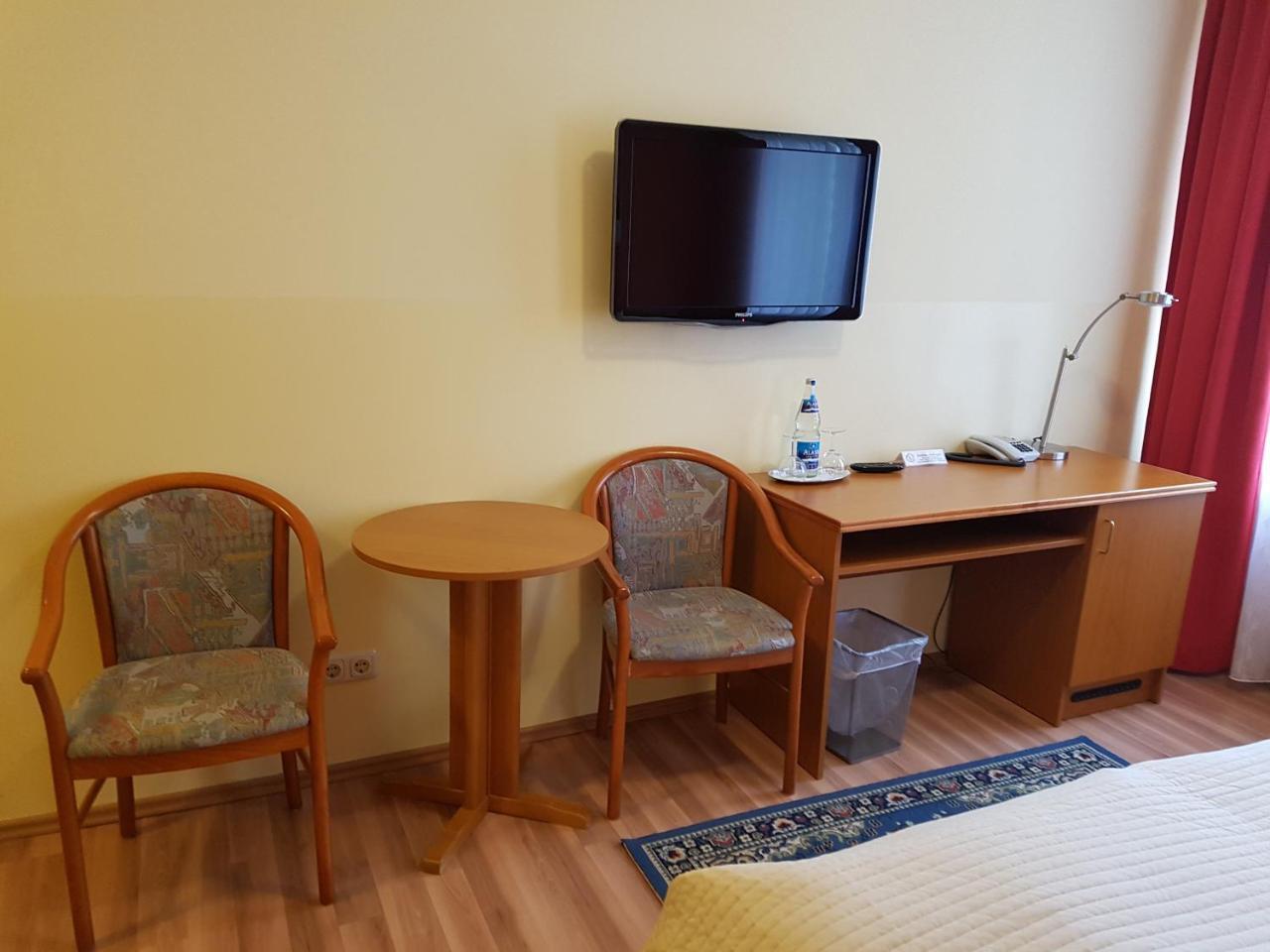 Hotel Am Kuhbogen Хоф Екстериор снимка