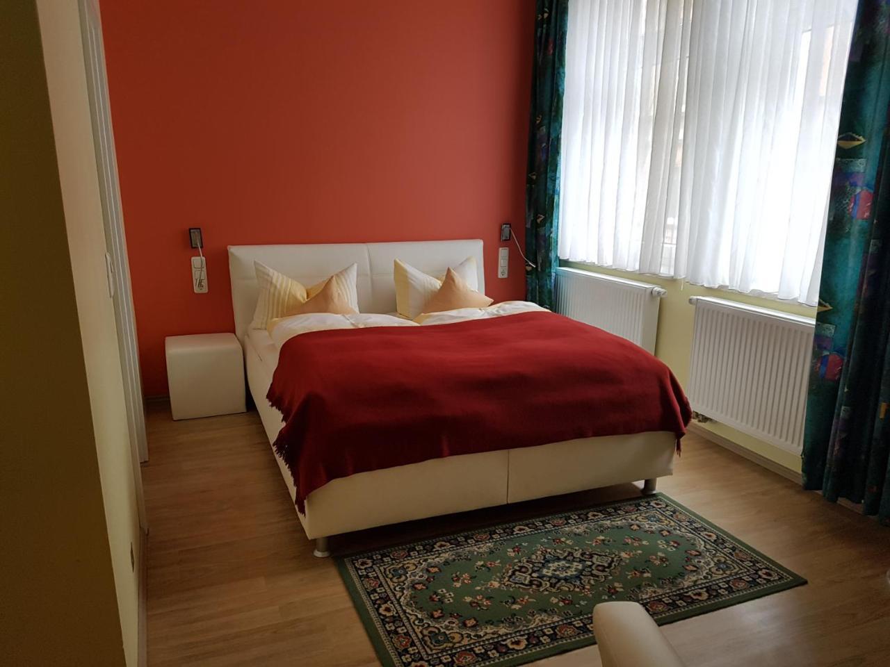 Hotel Am Kuhbogen Хоф Екстериор снимка