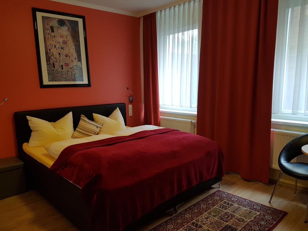 Hotel Am Kuhbogen Хоф Екстериор снимка